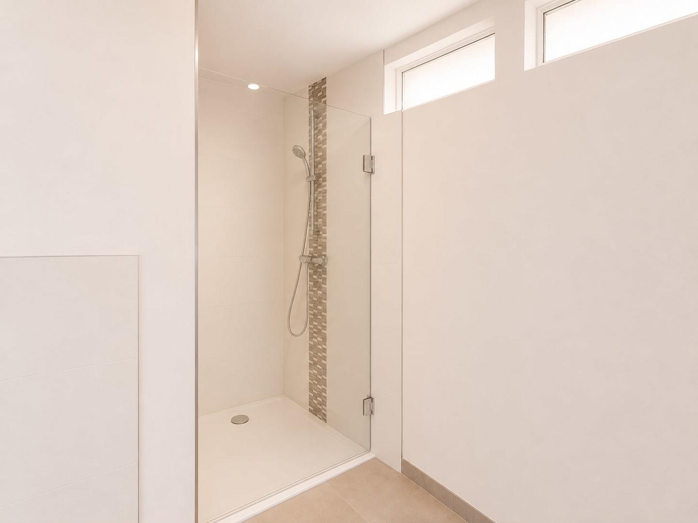 Badezimmer WE (virtuell geleert)