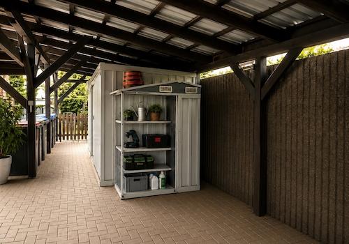 Carport/ Abstell (virtuell aufgeräumt)