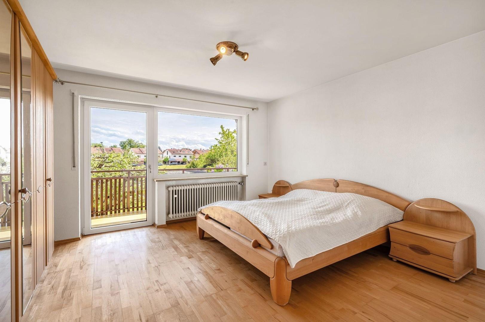 Schlafzimmer 1 mit Balkon