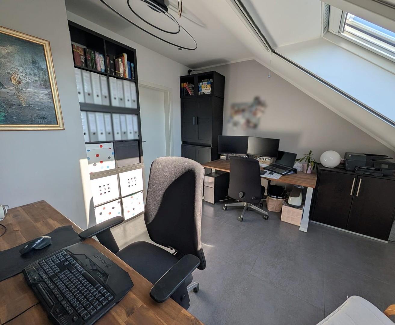 Büro / Kinderzimmer