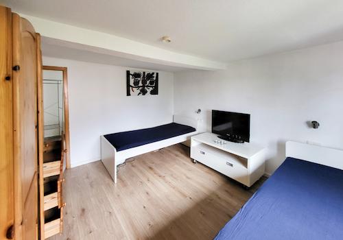Zimmer 2 OG