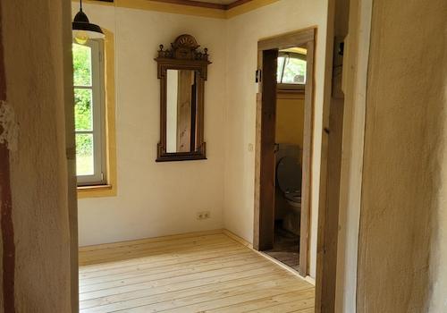 Schlafzimmer mit separatem WC