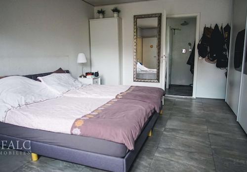 Schlafzimmer mit Bad