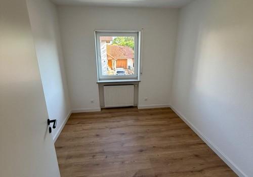 Kinderzimmer / Büro 2