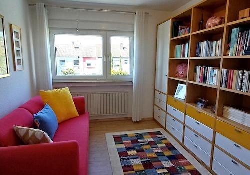 Arbeits-/oder Schlafzimmer