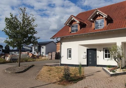 Haus (frontal)