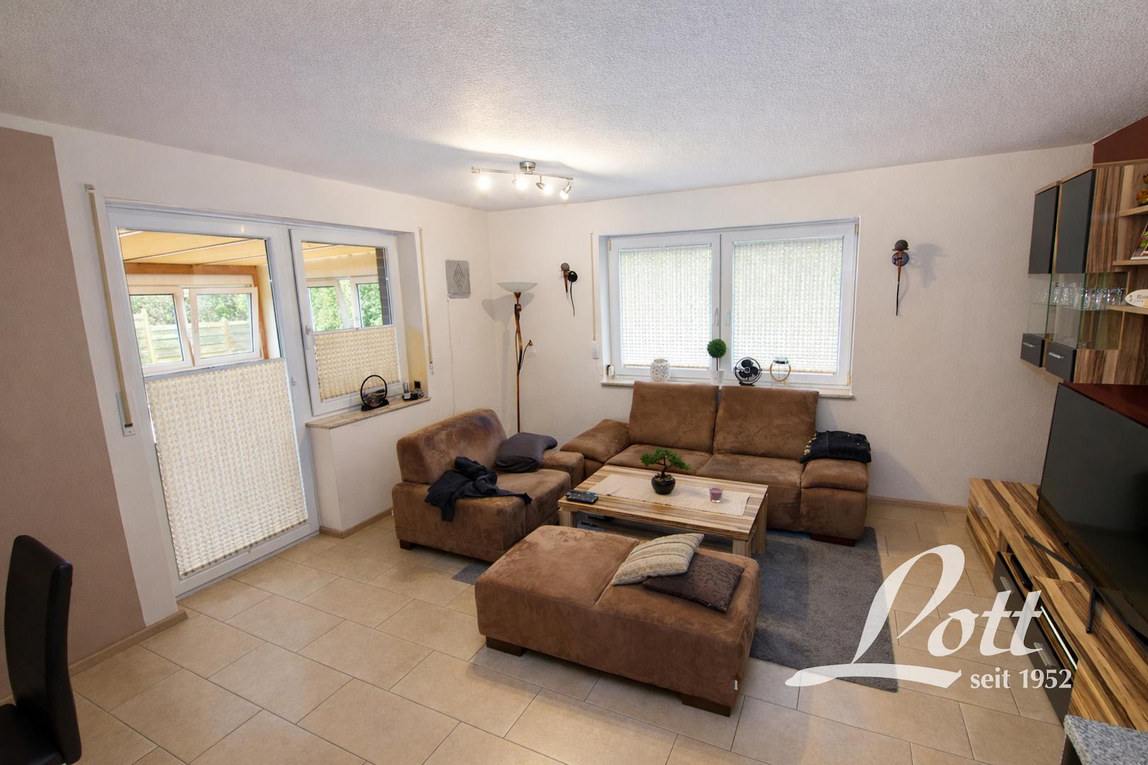 Wohn- und Esszimmer Wohnung Nr. 1