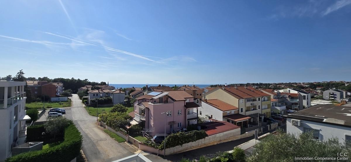 Piniendudft liegt in der Luft - Villa mit Pool und Meerblick in Zambratija