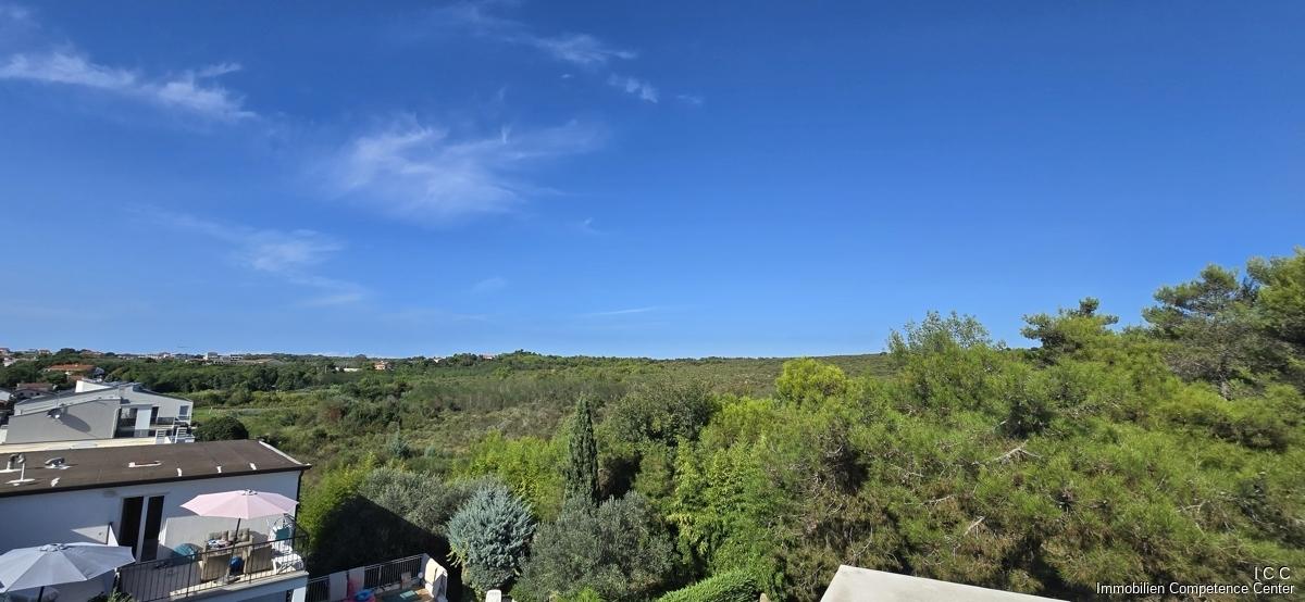 Piniendudft liegt in der Luft - Villa mit Pool und Meerblick in Zambratija