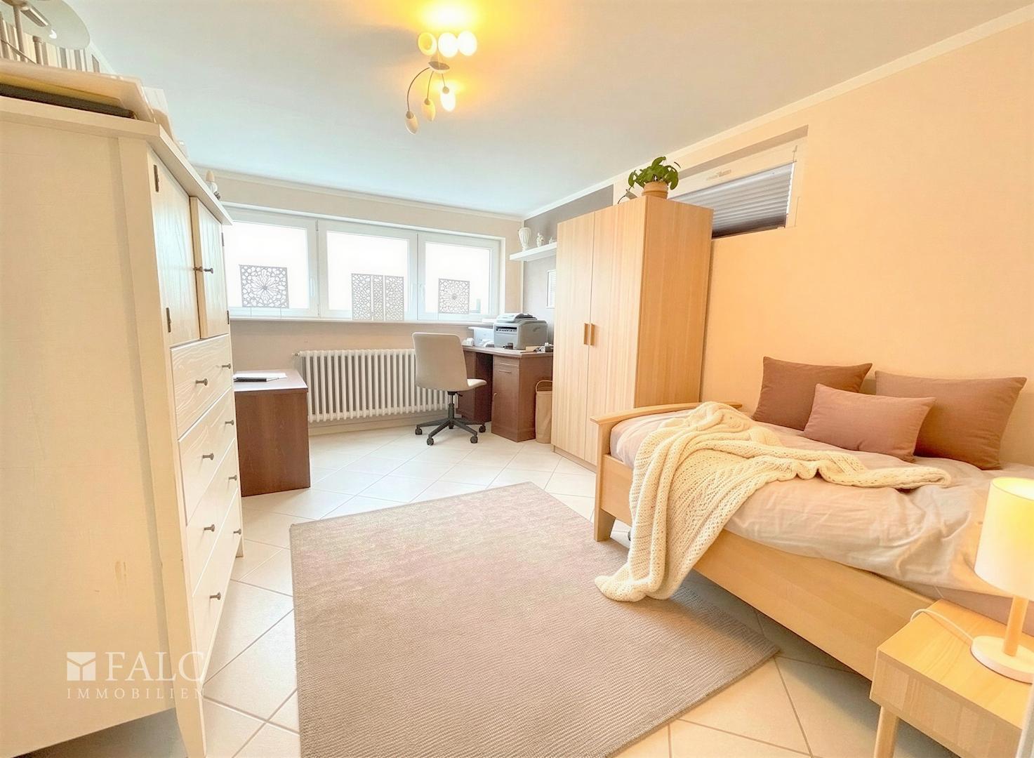 Schlafzimmer KG