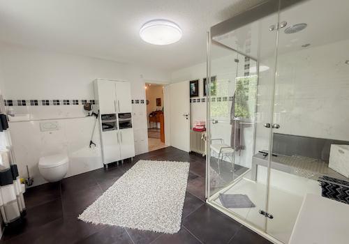 Badezimmer EG