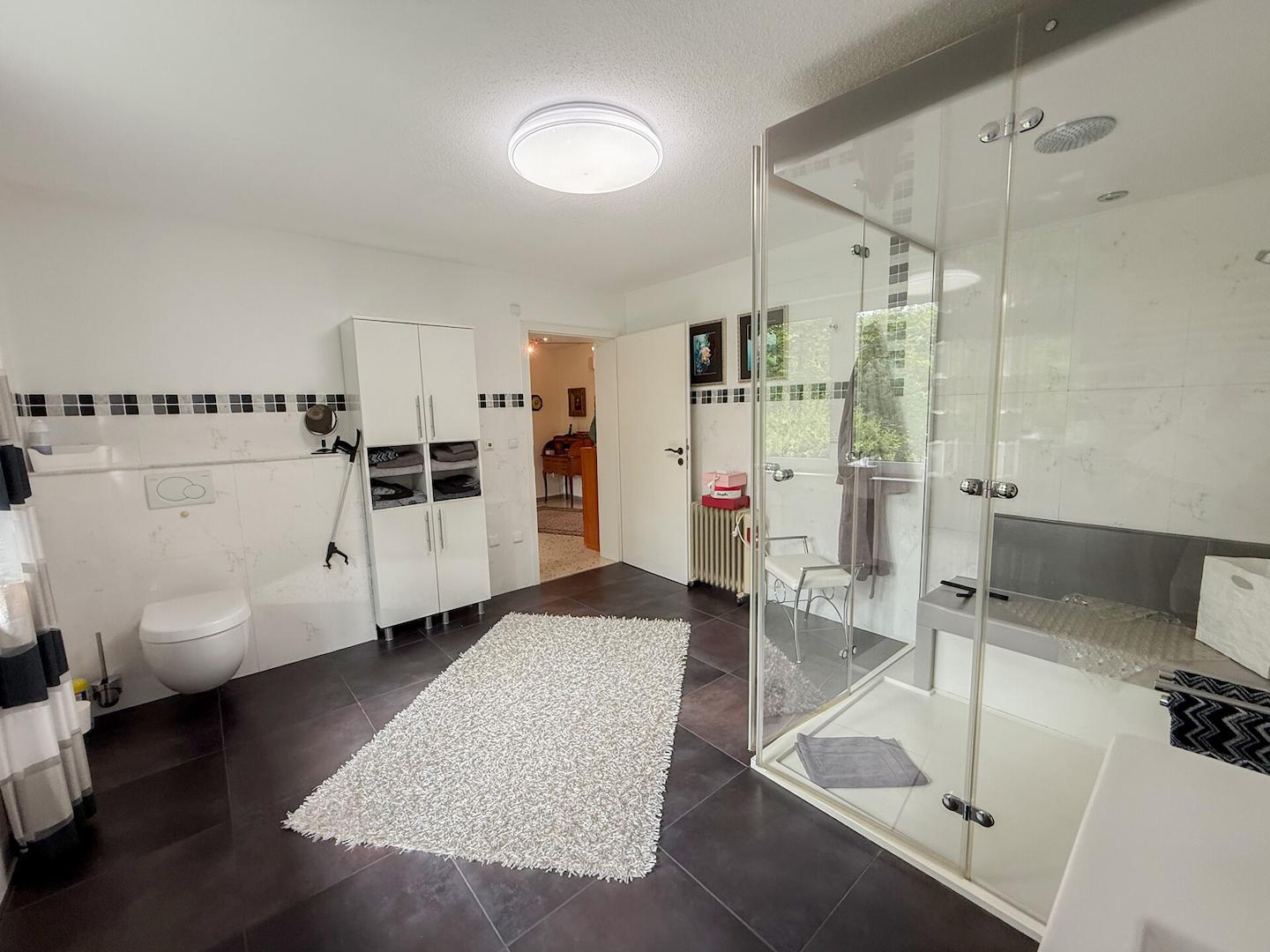 Badezimmer EG
