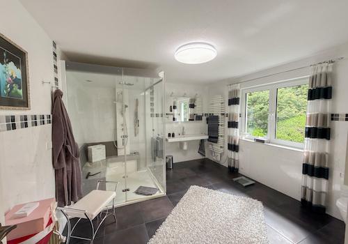 Badezimmer EG (2)