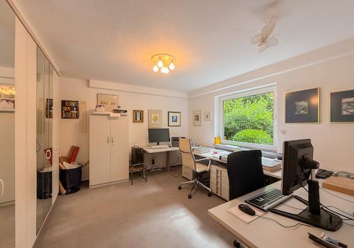 Büro UG