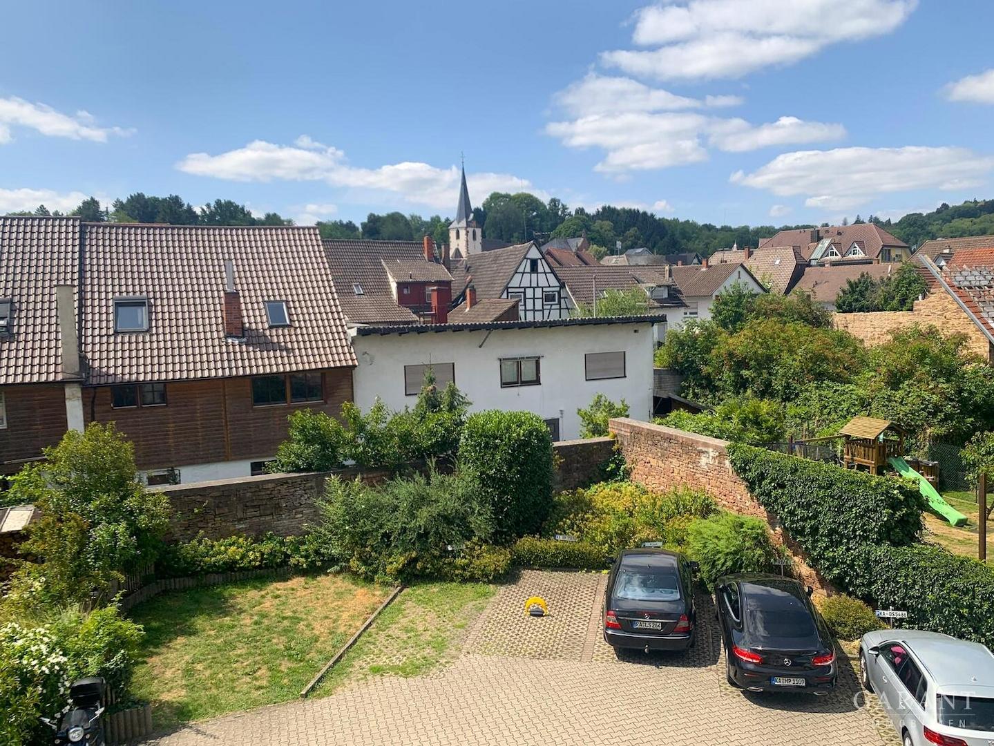 Hof mit Stellplatz