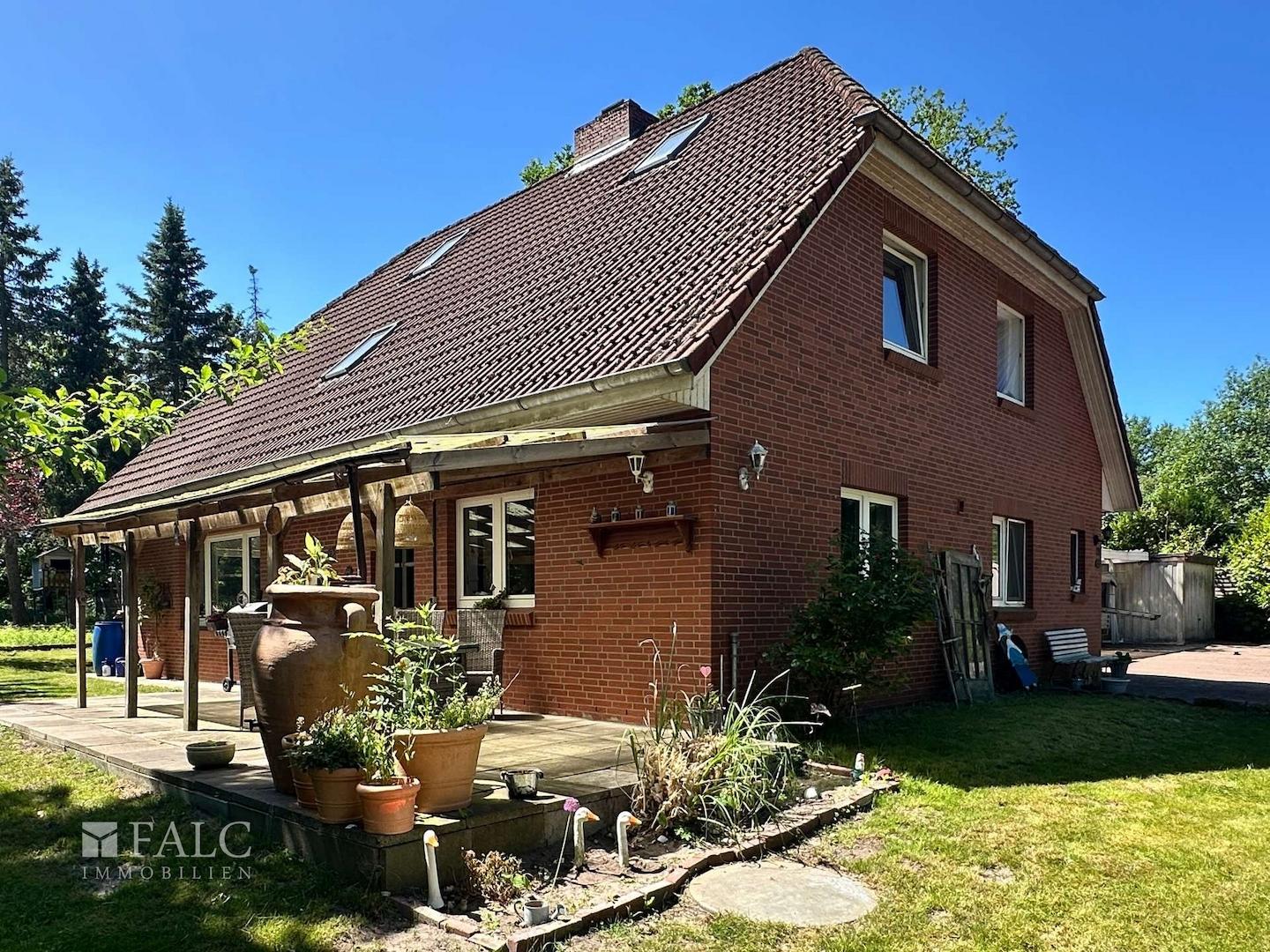 Ansicht mit Terrasse