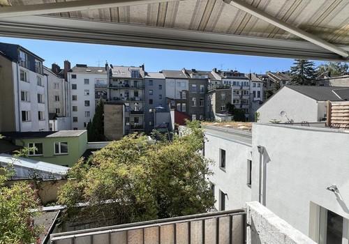 Blick von Balkon mit Markise