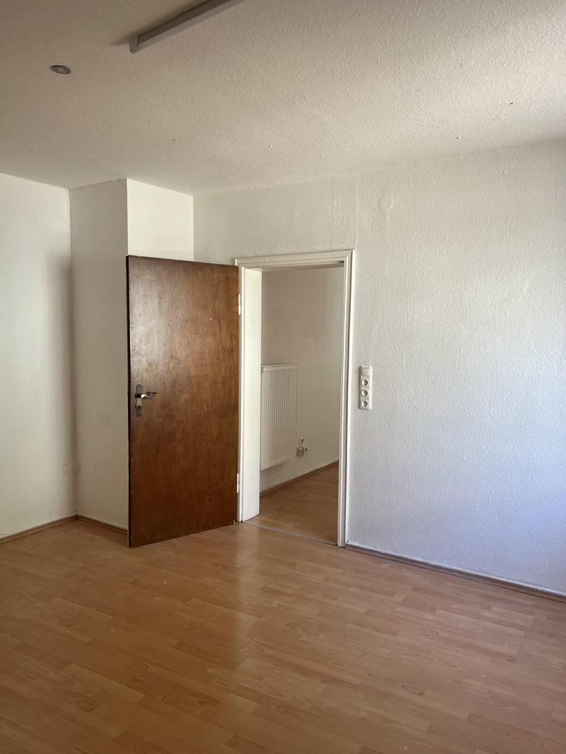 Schlafzimmer Blick zu Arbeitsz