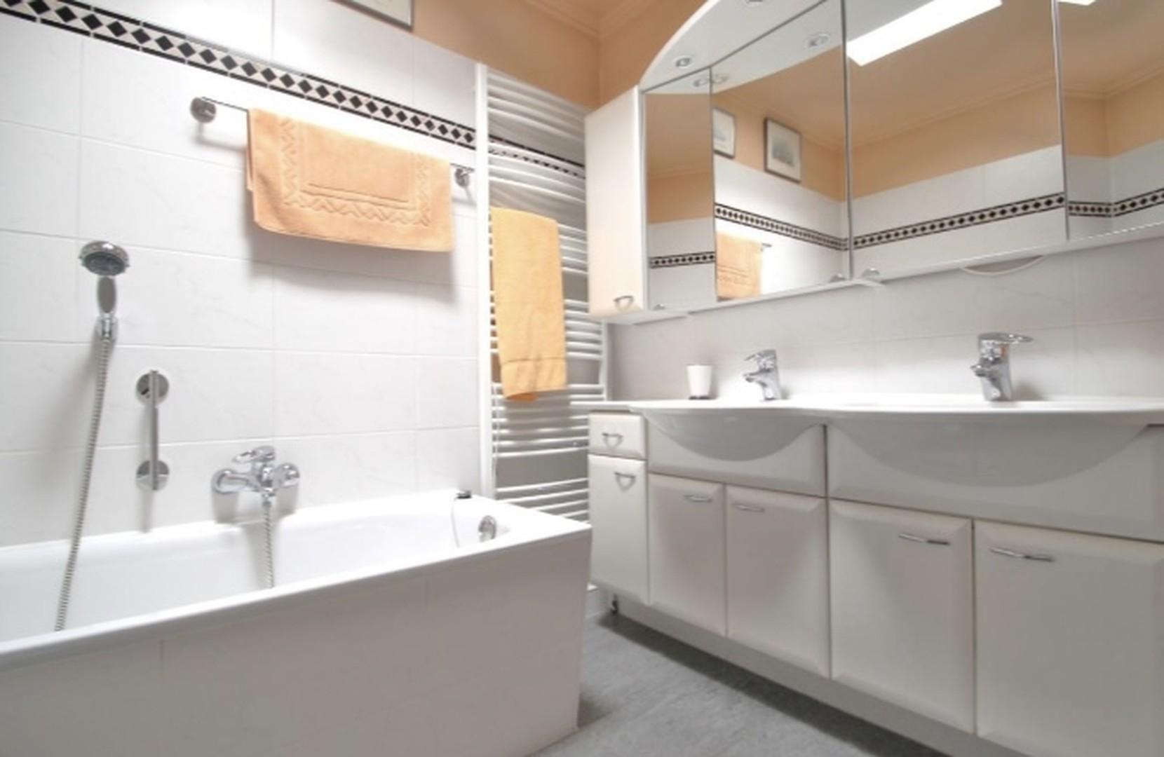 Badezimmer Badewanne