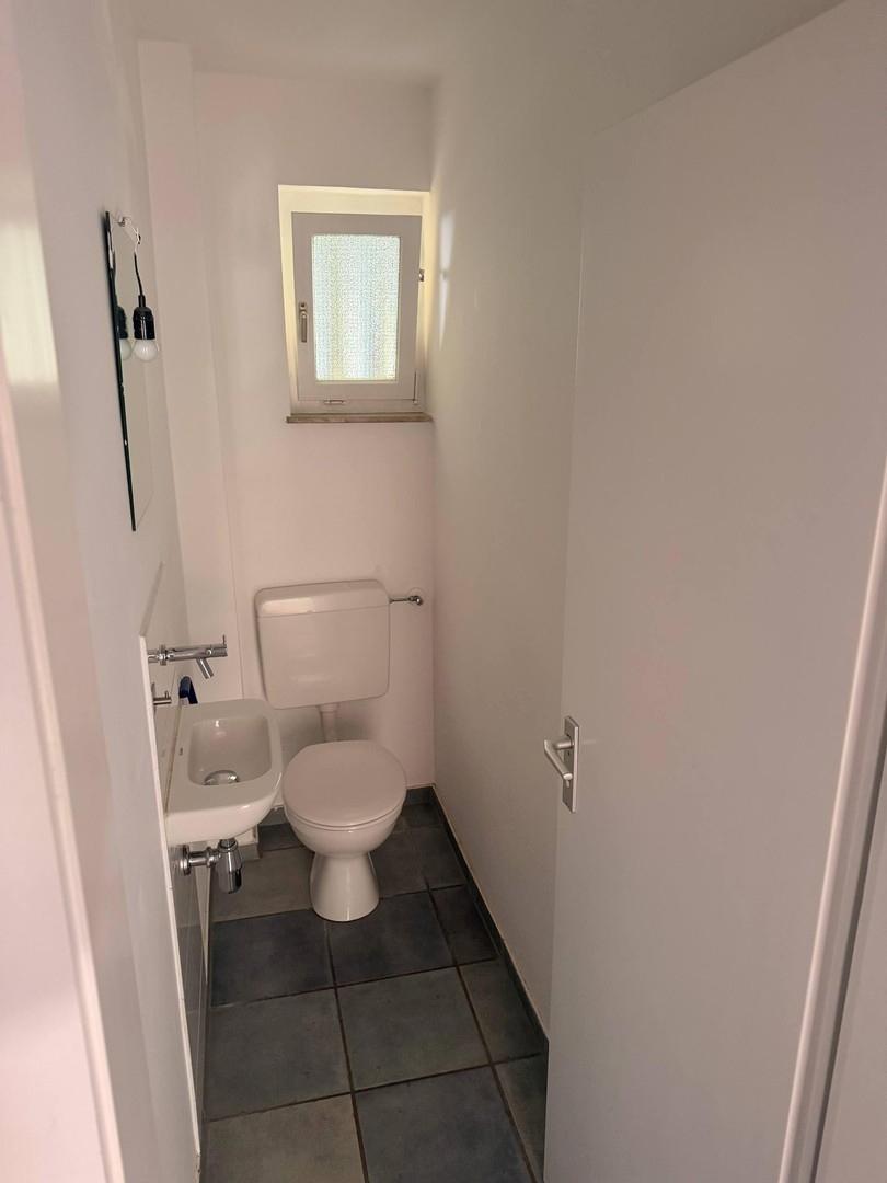 EG -  WC