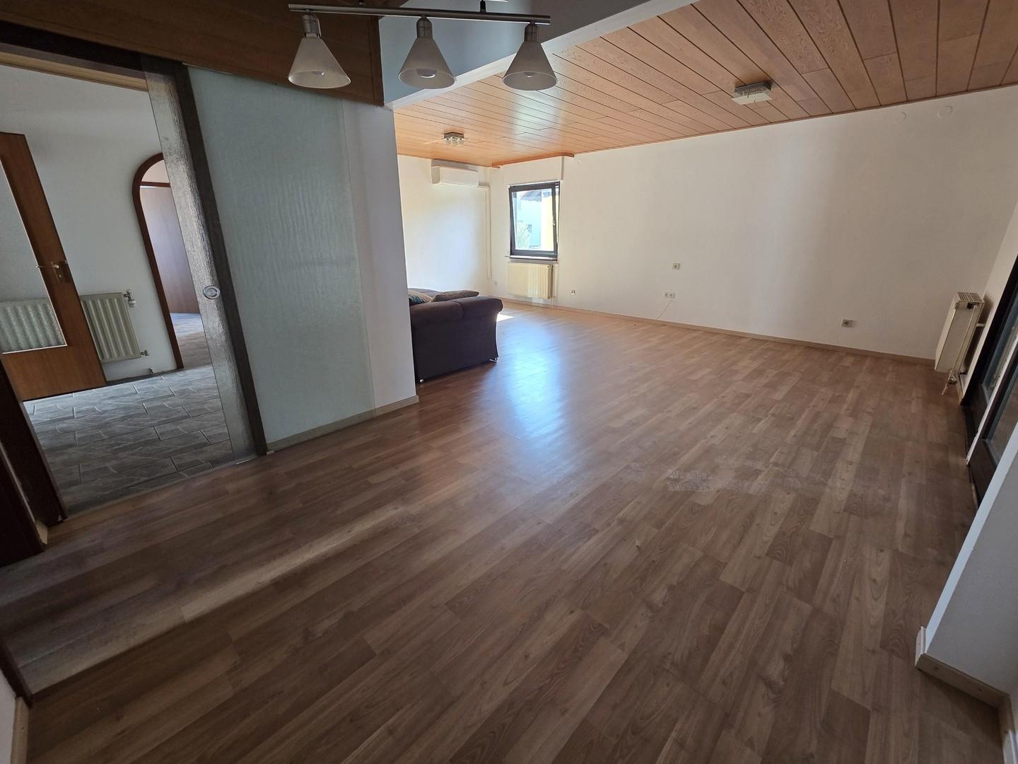 Hauptwohnung Wohnzimmer/Esszim