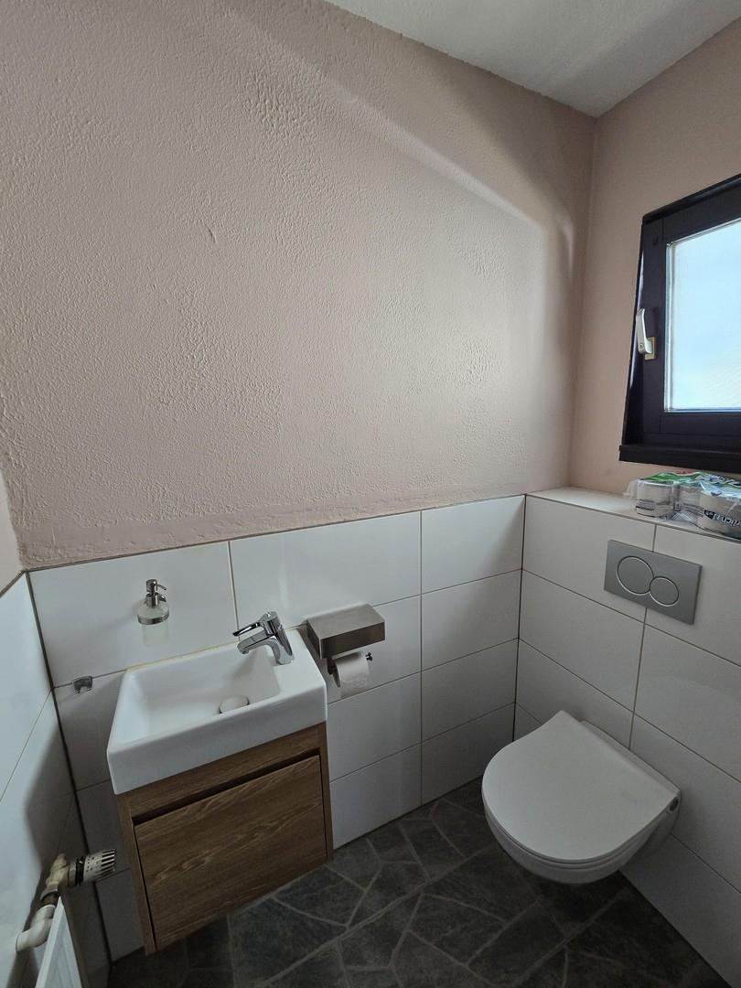 Hauptwohnung Gäste-WC