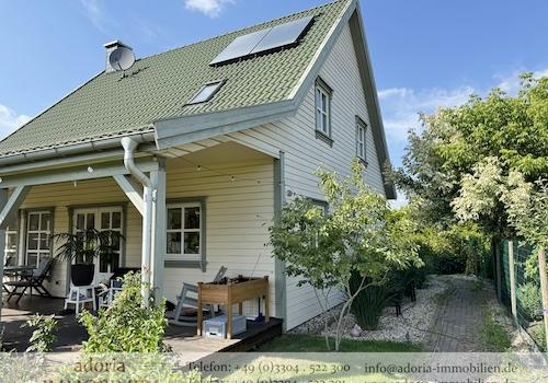Hausansichtlich seitlich Eingang