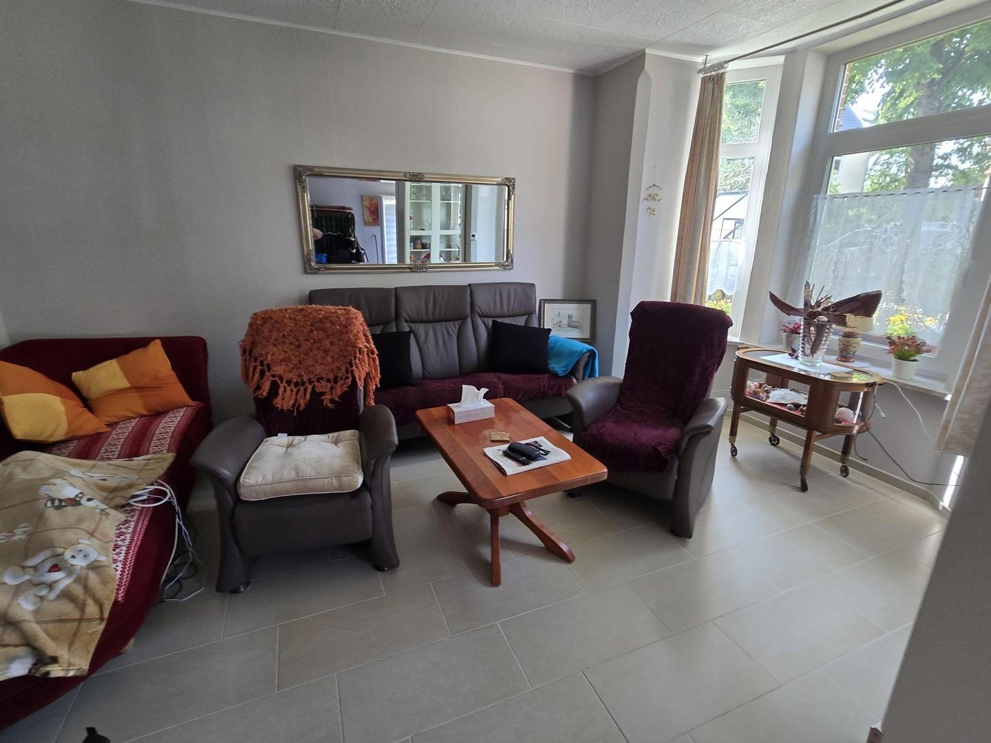 Wozi EG, Villa