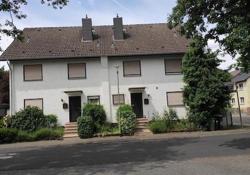 linke Hälfte des Doppelhauses