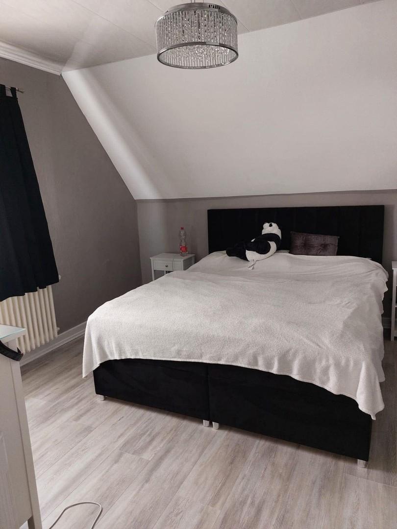 Schlafzimmer 1 mit Ankleide