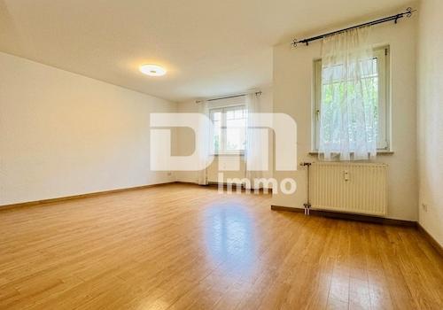 Wohn / Esszimmer / Zugang Terrasse