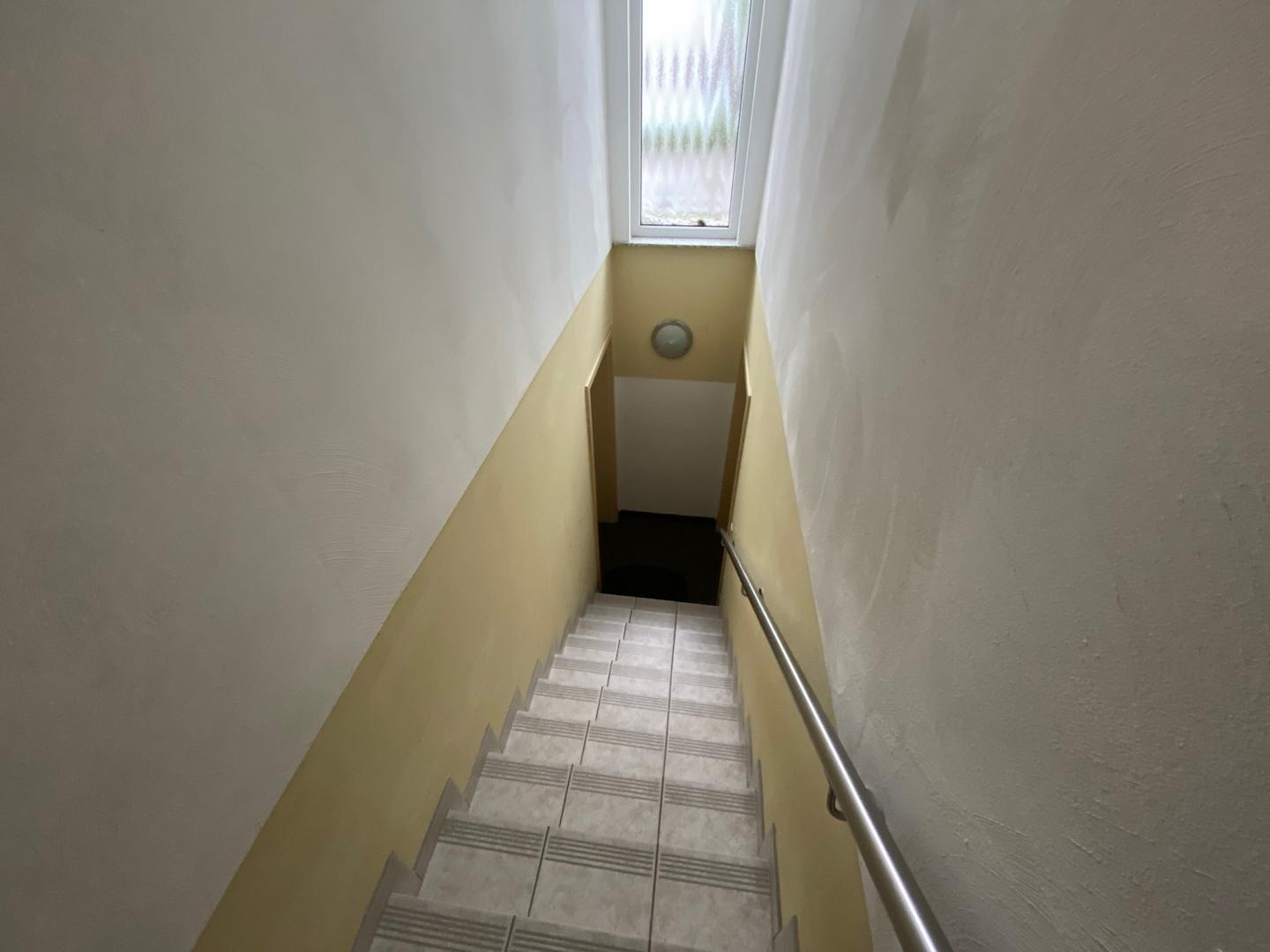 Treppe zum Untergeschoss