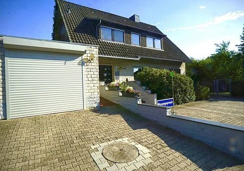 Hausansicht Zufahrt