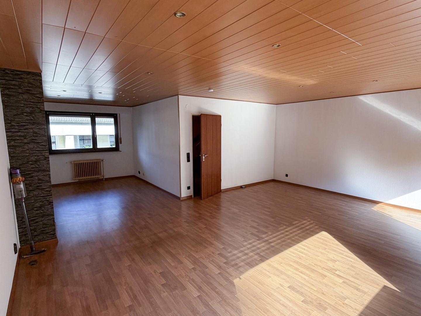 Wohnzimmer im EG (Ansicht 2)