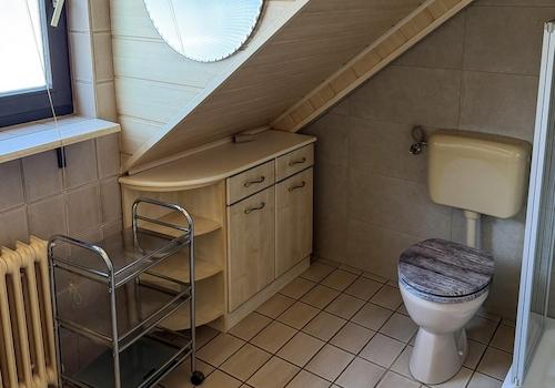 Badezimmer (Ansicht 2)