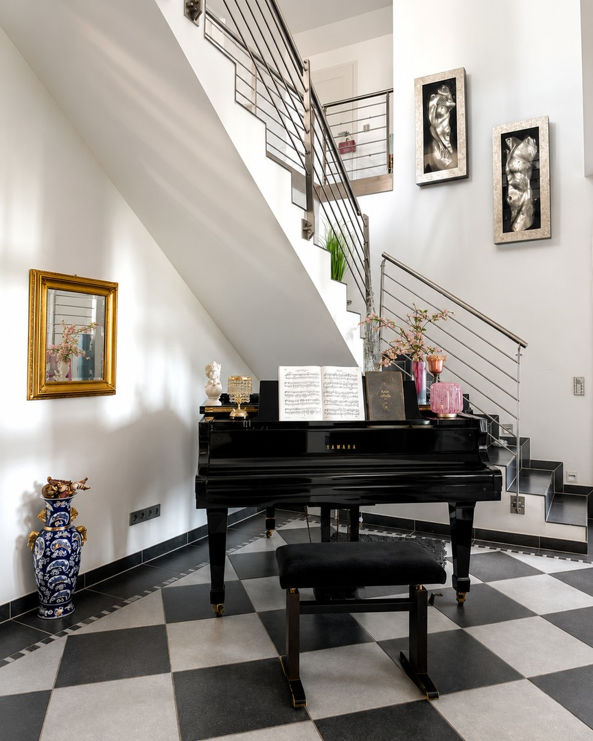 Galerie mit Flügel