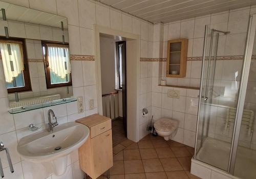 1 . OG Badezimmer