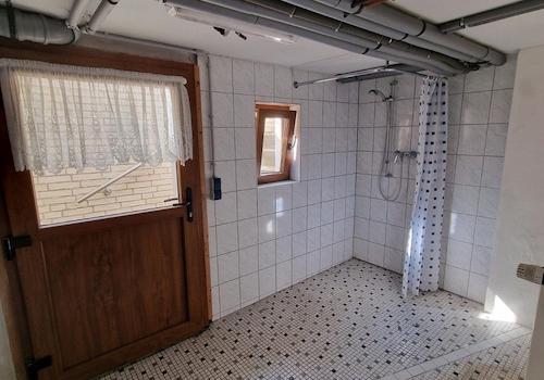 Keller Zimmer 1