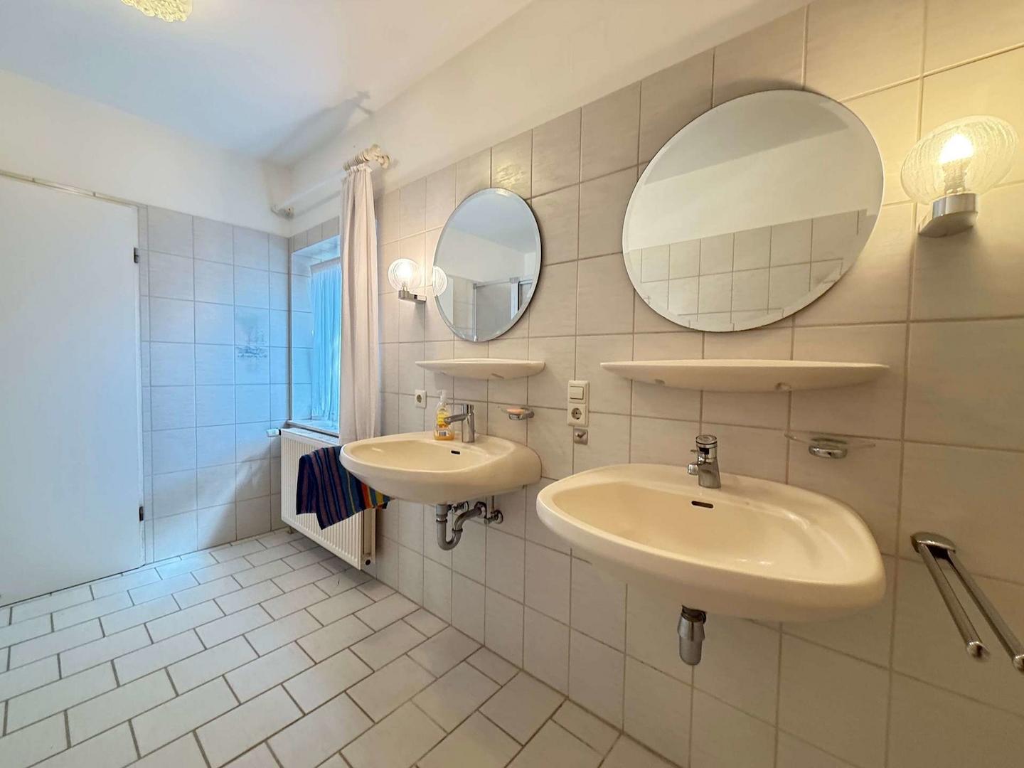 Badezimmer EG