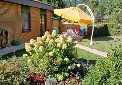 Bungalow -Terrasse m. Sonnens.