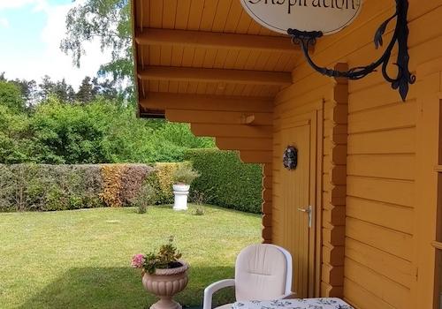 Gartenhaus und Terrasse