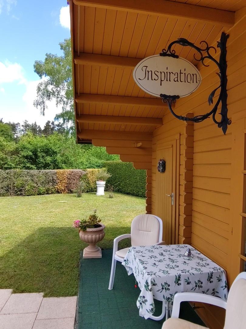 Gartenhaus und Terrasse