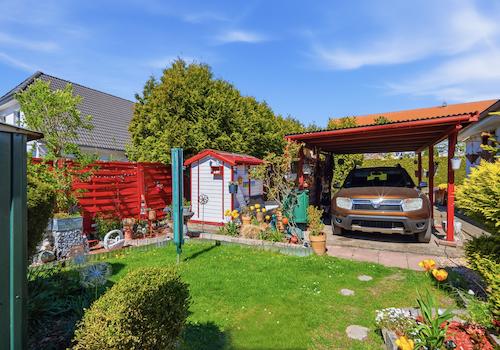 Carport und Schuppen