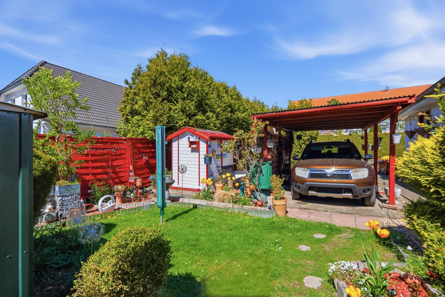 Carport und Schuppen