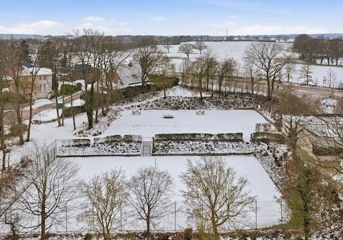 Tennis- und Basketballplatz direkt vor der Haustür
