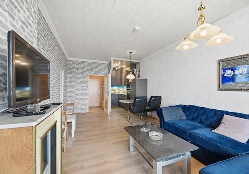 Wohnzimmer mit Pantry Kitchen