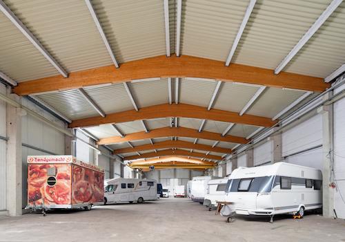 Weitere große Halle mit knapp 1000qm Fläche