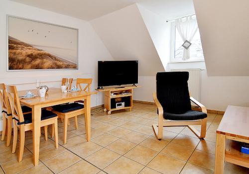 4. Blick in den Wohn-, Essbereich