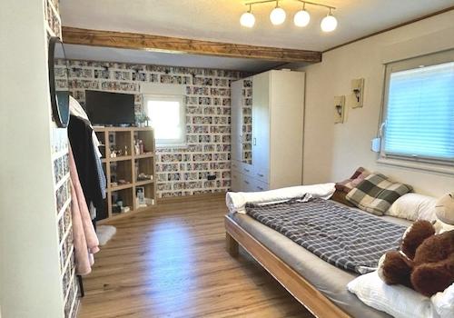 KI-generiert: Kinderzimmer 2 im OG