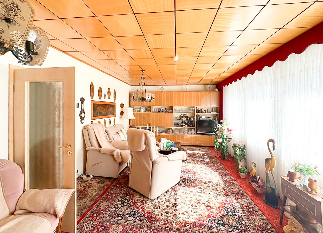 ...vom Wohn-, Esszimmer zur Terrasse